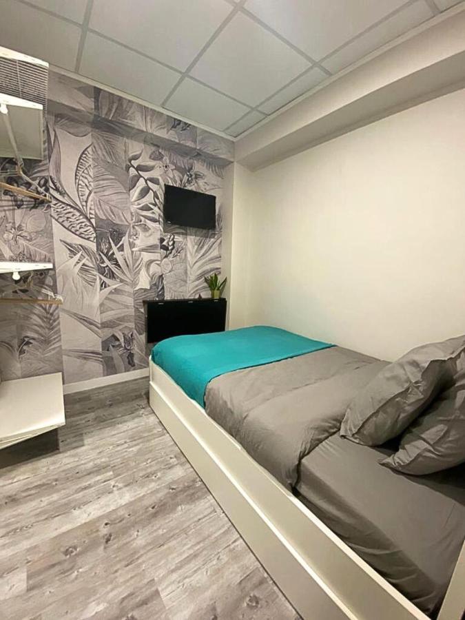 Pillows Coliving Гонконг Экстерьер фото