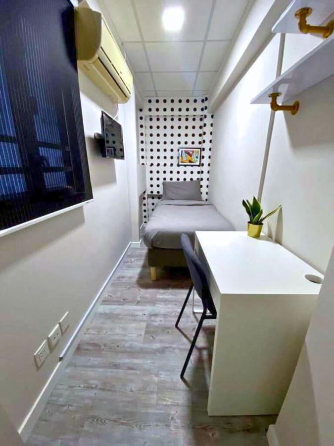 Pillows Coliving Гонконг Экстерьер фото