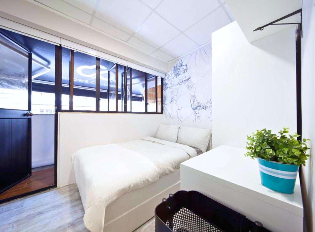 Pillows Coliving Гонконг Экстерьер фото